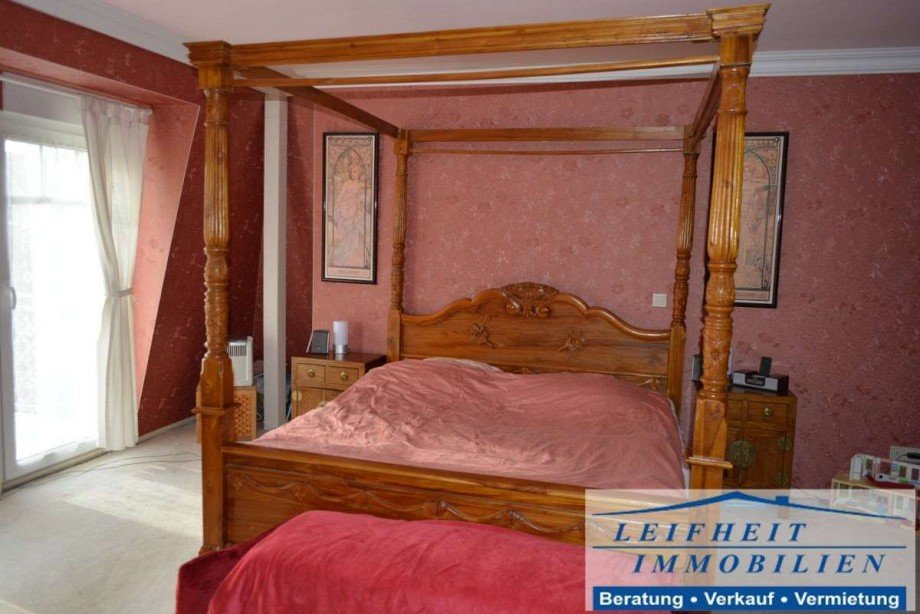 Master Schlafzimmer DG Villa Niederdorla