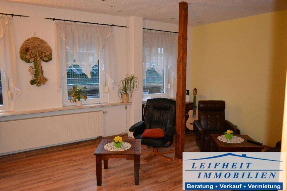 Wohnzimmer Reihenmittelhaus M�hlhausen/Th�ringen