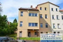 R�ckseite Mehrfamilienhaus mit drei Wohneinheiten, Photovoltaikanlage, Garten und Stellpl�tzen (BEREITS VERKAUFT!)