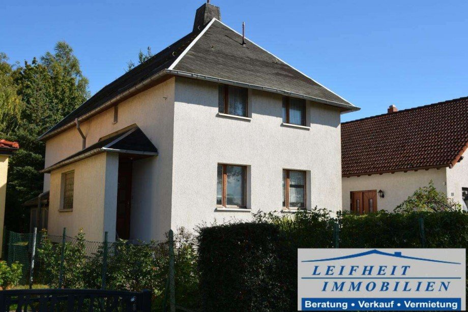 Vorder- und Seitenansicht Einfamilienhaus M�hlhausen/Th�ringen