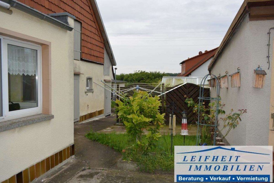 Hof Doppelhaush�lfte M�hlhausen OT G�rmar