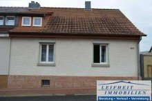 Vorderansicht Siedlungshaus mit h�bschen Garten (BEREITS VERKAUFT!)