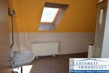 WHG DG Bad Mehrfamilienhaus mit drei Wohneinheiten, Photovoltaikanlage, Garten und Stellpl�tzen