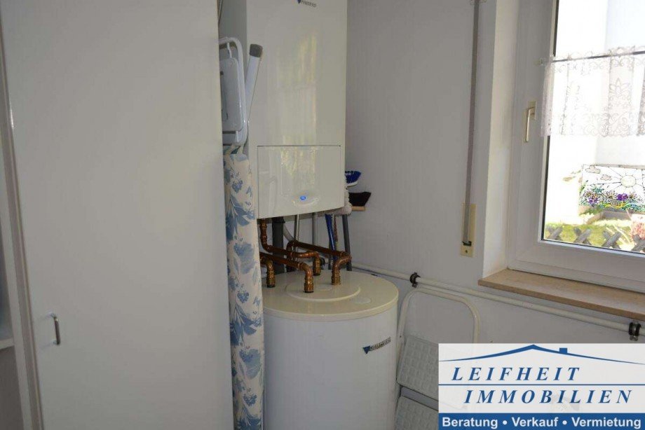 Heizung mit Warmwasserspeicher Einfamilienhaus M�hlhausen/Th�ringen