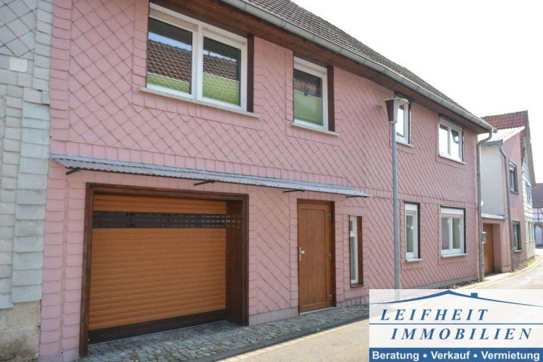 Vorderansicht/Garagenzufahrt Vogtei OT Niederdola Einfamilienhaus Mit Liebe gepflegt - Ihr Zuhause auf dem Land