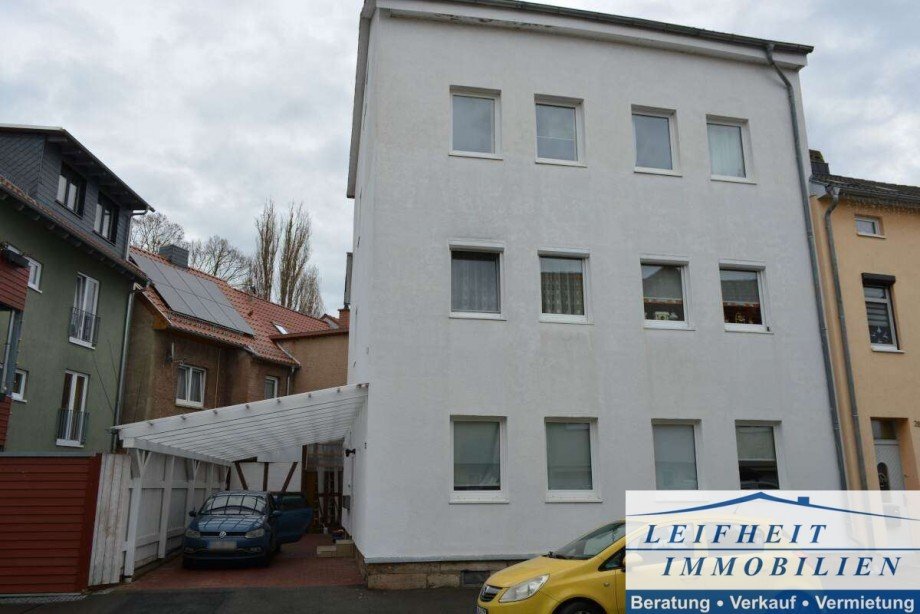 Vorderansicht Mehrfamilienhaus M�hlhausen/Th�ringen