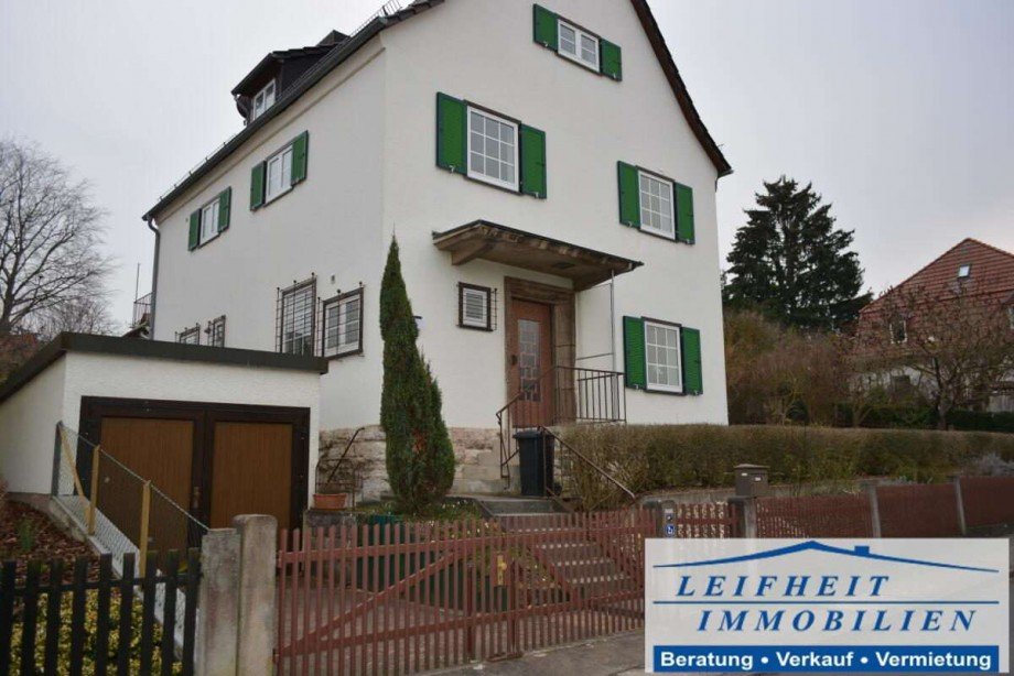 Vorder-/ linke Seitenansicht Einfamilienhaus M�hlhausen