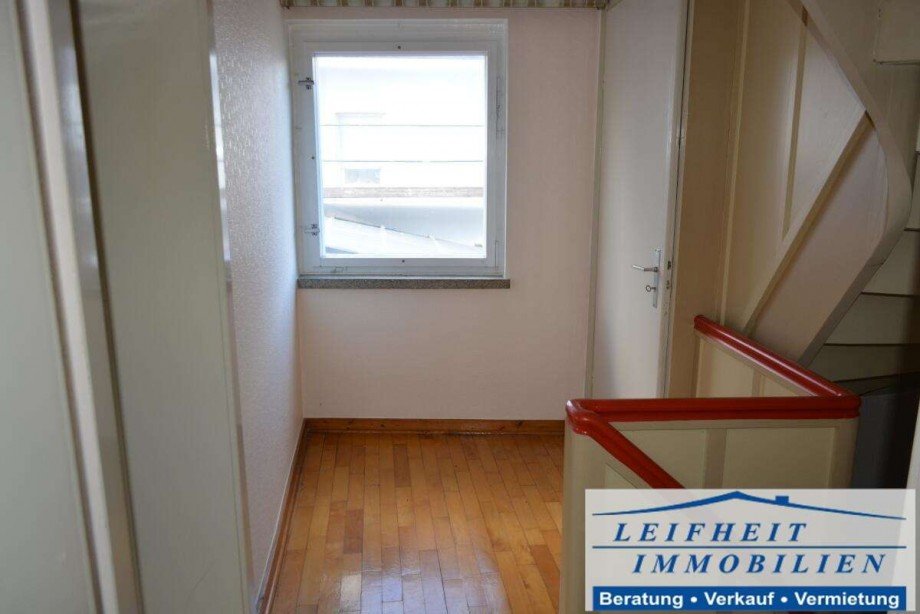 Flur/Treppenraum Obergeschoss Doppelhaush�lfte Vogtei