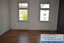 WHG OG Zimmer Mehrfamilienhaus mit drei Wohneinheiten, Photovoltaikanlage, Garten und Stellpl�tzen (BEREITS VERKAUFT!)