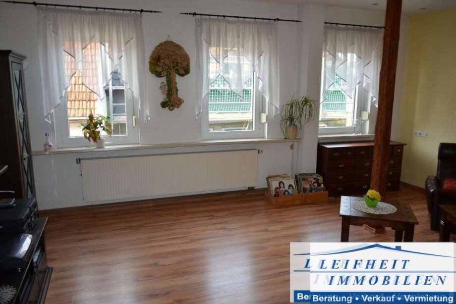 Wohnzimmer Reihenmittelhaus M�hlhausen/Th�ringen