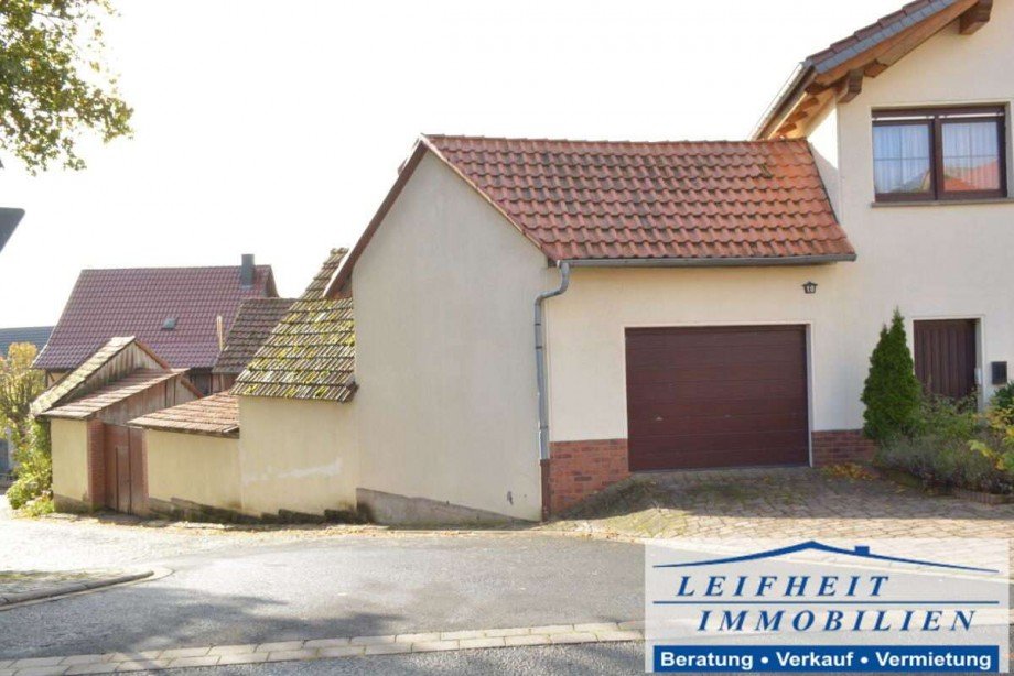 Garage und Nebengelass Einfamilienhaus M�hlhausen OT Eigenrieden