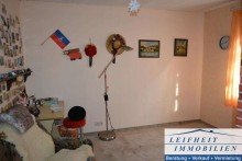 Zimmer Einfamilienhaus mit Potenzial und Aussicht - nur 27.000 EUR