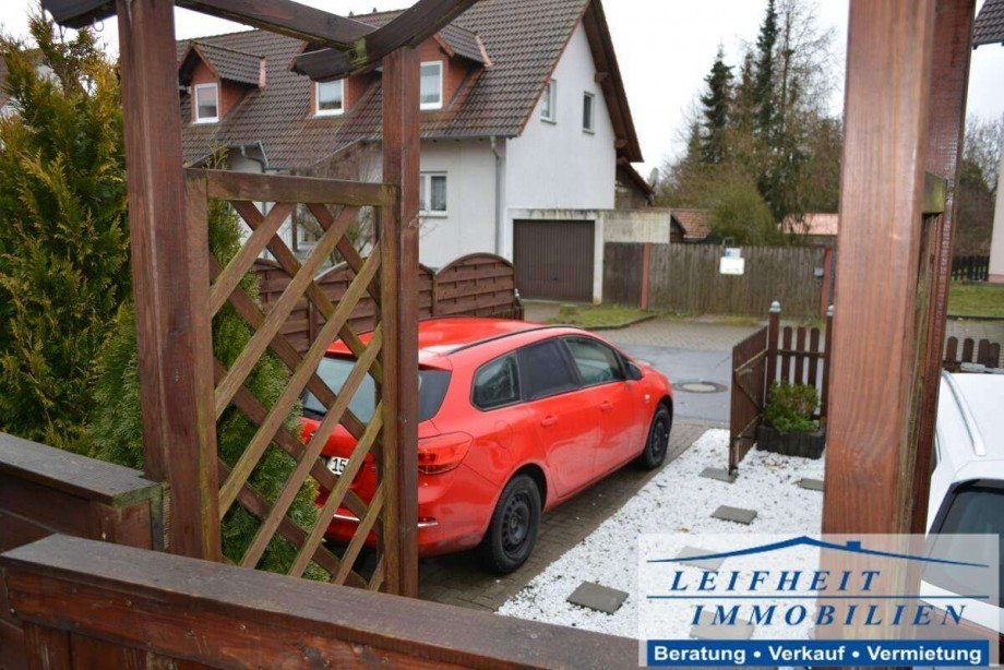 PKW Stellpl�tze Reihenmittelhaus Anrode Lengefeld