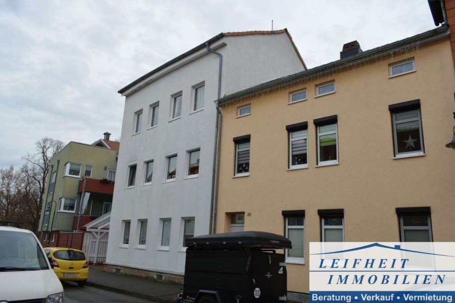 Seitenansicht rechts Mehrfamilienhaus M�hlhausen/Th�ringen