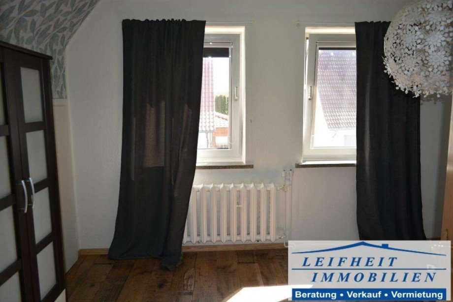 Schlafzimmer Einfamilienhaus Nottertal-Heilinger H�hen