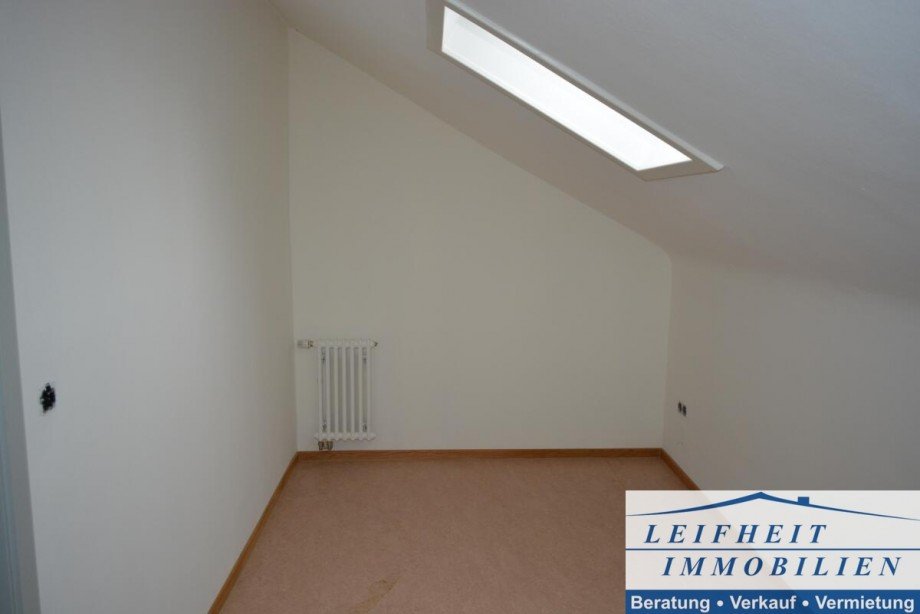 Ankleidezimmer Dachgeschosswohnung Nottertal-Heilinger H�hen