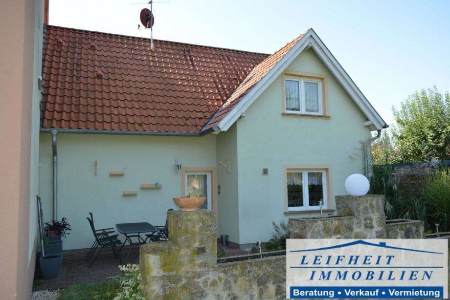 R�ckansicht EFH Haus Nottertal-Heilinger H�hen OT Schlotheim