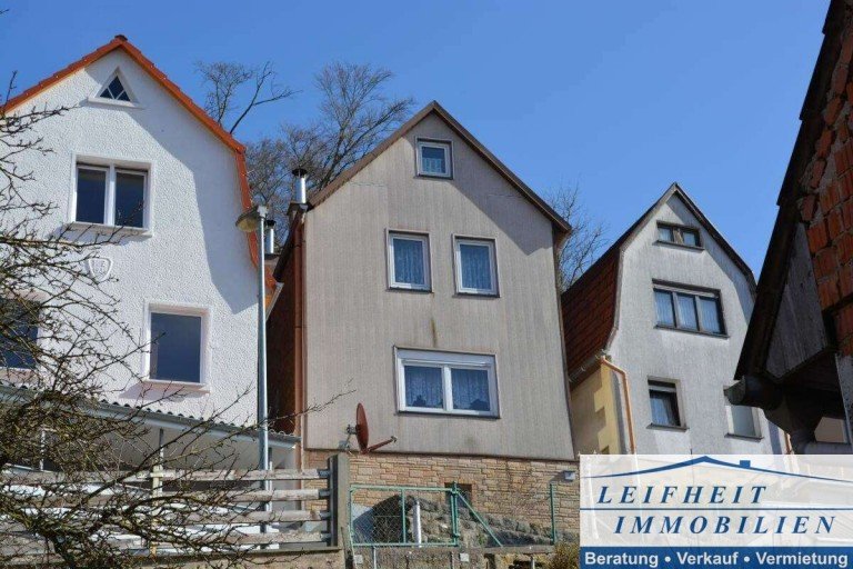Vorderansicht S�deichsfeld OT Heyerode Haus Einfamilienhaus mit Potenzial und Aussicht - nur 27.000 EUR