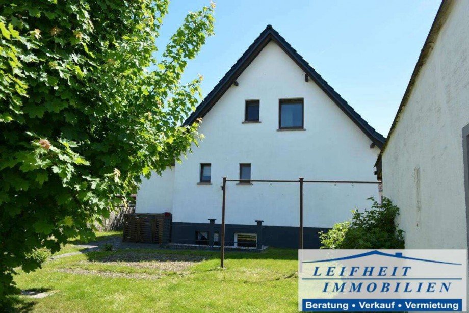 R�ckansicht Einfamilienhaus Nottertal-Heilinger H�hen