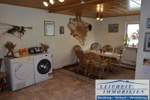 gro�e Wohnk�che Doppelhaush�lfte in ruhiger Lage mit gro�z�gigem Garten und Teichanlage  (BEREITS VERKAUFT!)