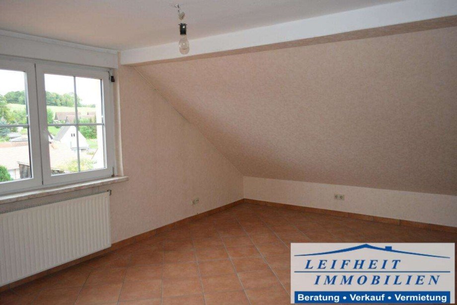 Zimmer Dachgeschoss Einfamilienhaus M�hlhausen OT Eigenrieden