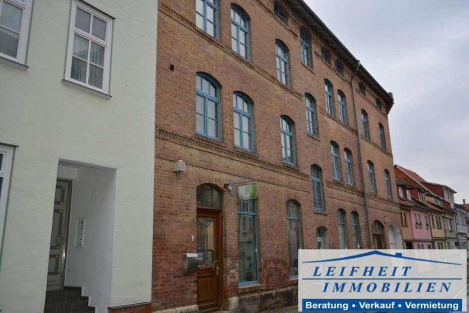 Objektseitenansicht rechts Terrassenwohnung M�hlhausen