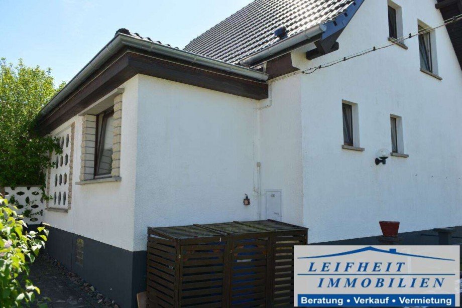 R�ckansicht Einfamilienhaus Nottertal-Heilinger H�hen