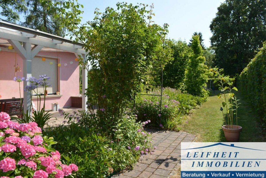 Terrasse und Garten Bungalow Nottertal-Heilinger H�hen OT Schlotheim