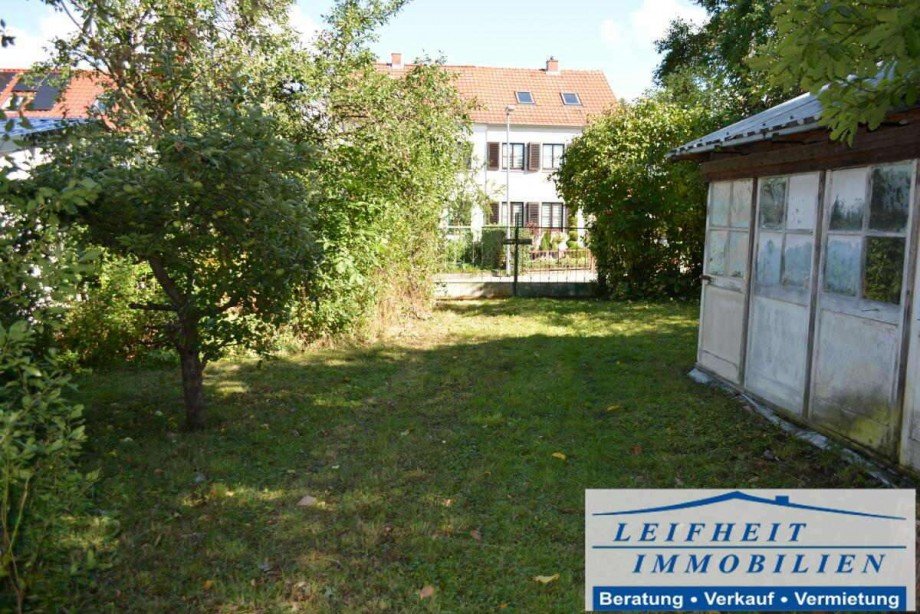 r�ckseitige Zufahrt Einfamilienhaus M�hlhausen/Th�ringen