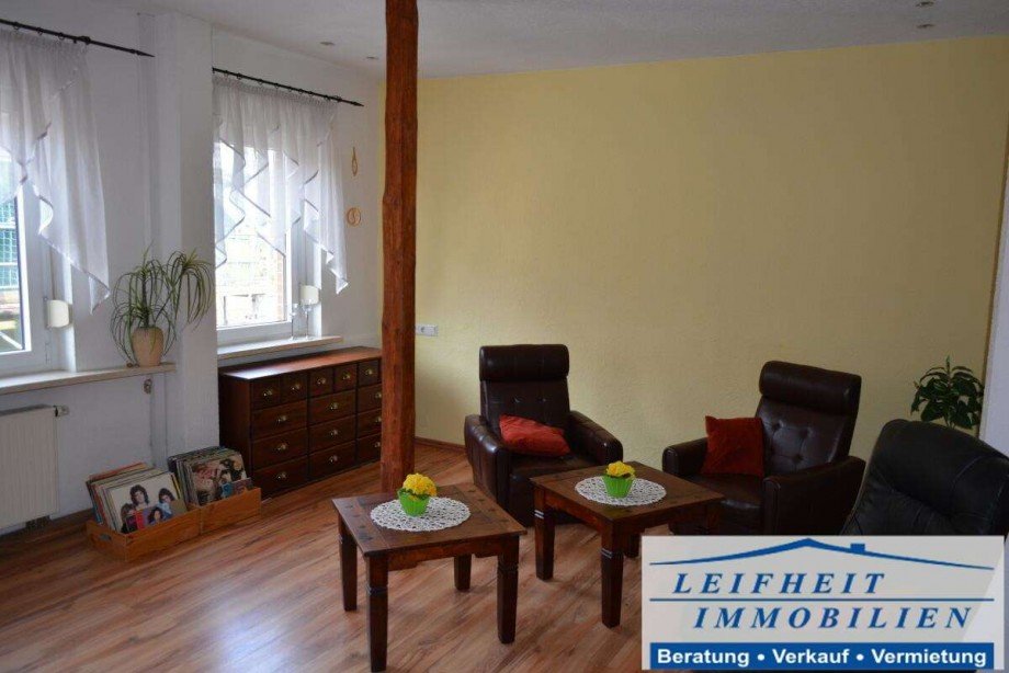 Wohnzimmer Reihenmittelhaus M�hlhausen/Th�ringen