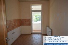 WHG OG K�che Mehrfamilienhaus mit drei Wohneinheiten, Photovoltaikanlage, Garten und Stellpl�tzen