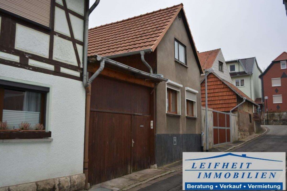 Vorder- und Seitenansicht Haus Dingelst�dt OT Bickenriede