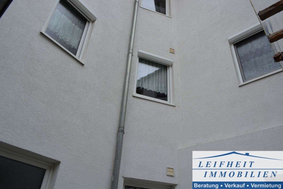 R�ckansicht Mehrfamilienhaus M�hlhausen/Th�ringen