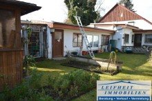 Garten Doppelhaush�lfte in ruhiger Lage mit gro�z�gigem Garten und Teichanlage  (BEREITS VERKAUFT!)