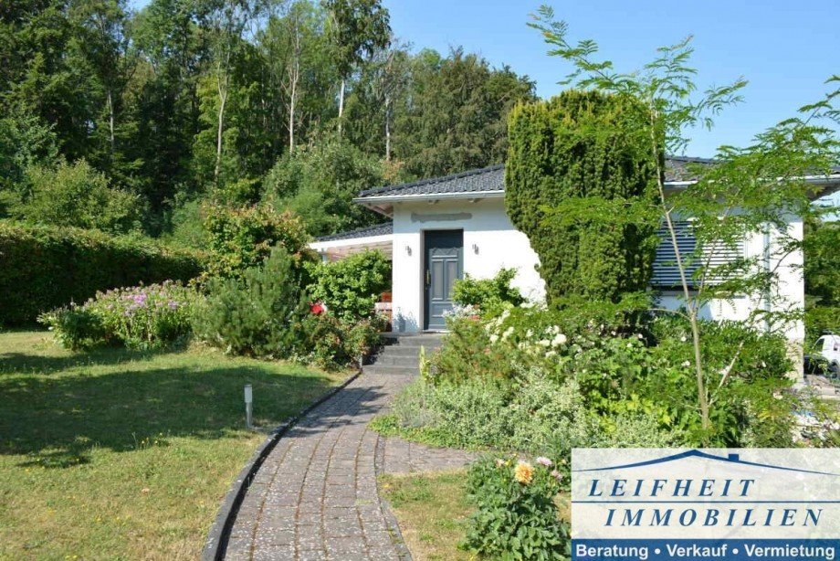Vorderansicht Bungalow Nottertal-Heilinger H�hen OT Schlotheim
