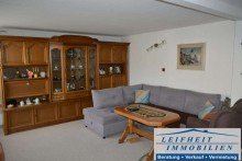 Wohnzimmer Doppelhaush�lfte in ruhiger Lage mit gro�z�gigem Garten und Teichanlage  (BEREITS VERKAUFT!)