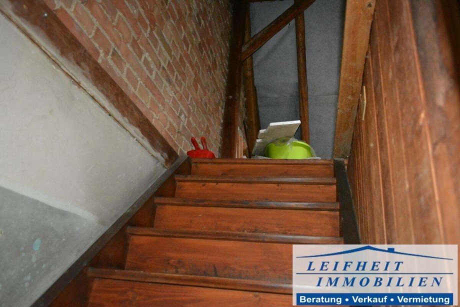 Treppe zum Dachboden Doppelhaush�lfte Langula