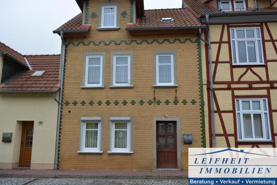 Vorderansicht Reihenmittelhaus Nottertal-Heilinger H�hen OT Schlotheim