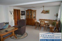 Wohnzimmer Doppelhaush�lfte in ruhiger Lage mit gro�z�gigem Garten und Teichanlage  (BEREITS VERKAUFT!)