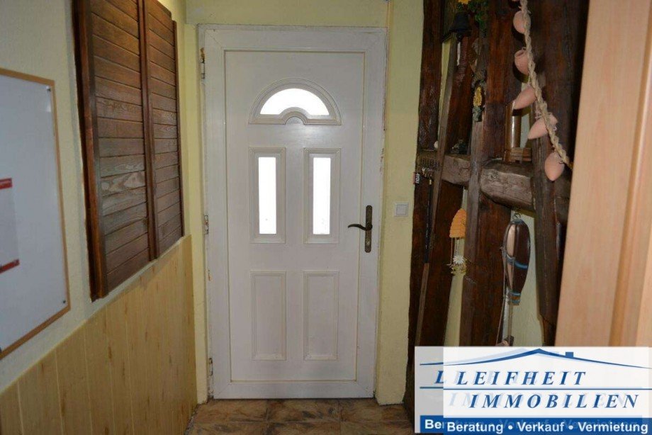 Windfang Eingangsbereich Reihenmittelhaus M�hlhausen/Th�ringen