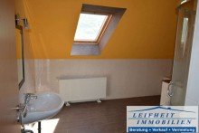 WHG DG Bad Mehrfamilienhaus mit drei Wohneinheiten, Photovoltaikanlage, Garten und Stellpl�tzen (BEREITS VERKAUFT!)