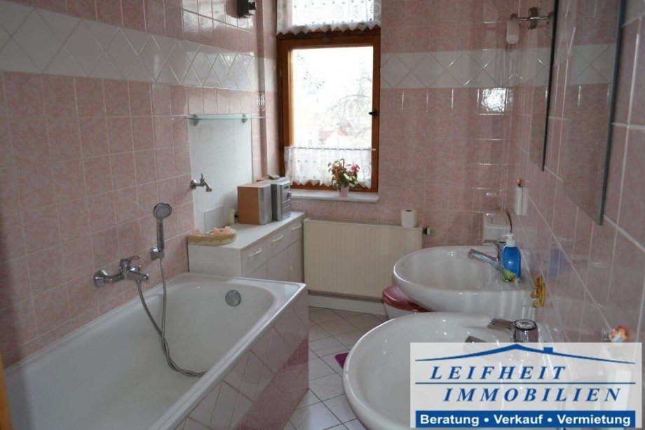 Badezimmer Reihenmittelhaus M�hlhausen/Th�ringen