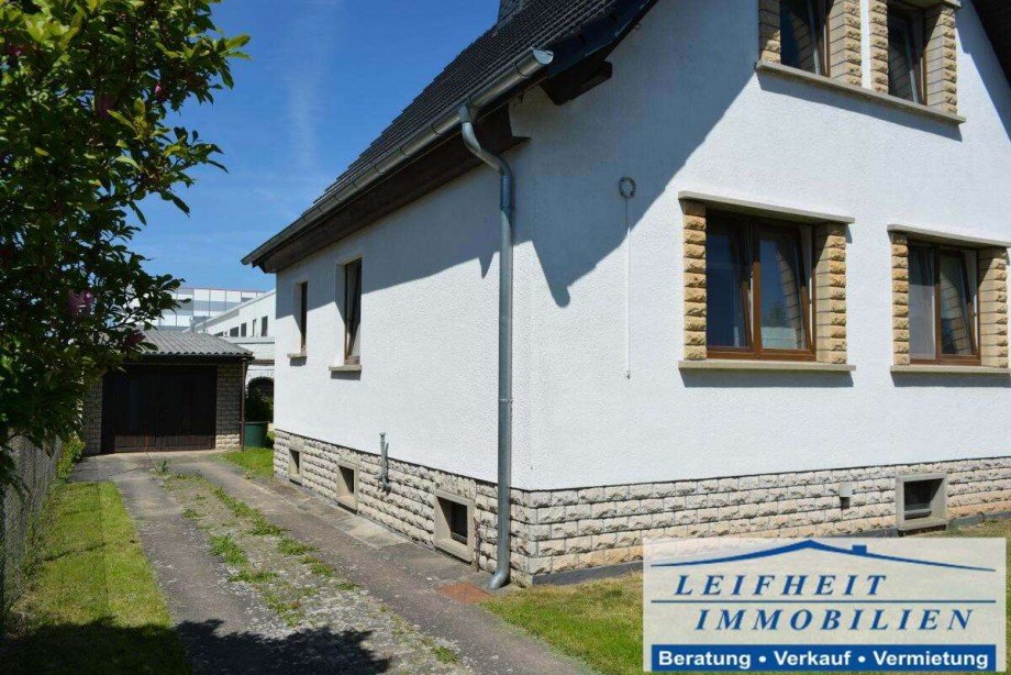 Einfahrt Einfamilienhaus Nottertal-Heilinger H�hen