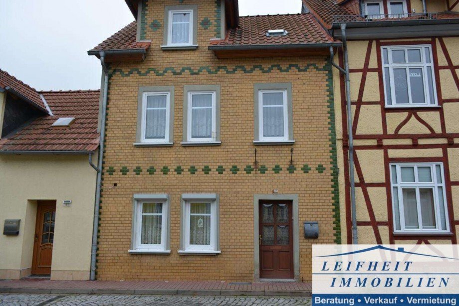 Vorderansicht Reihenmittelhaus Nottertal-Heilinger H�hen OT Schlotheim
