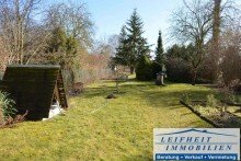 Garten Doppelhaush�lfte in ruhiger Lage mit gro�z�gigem Garten und Teichanlage  (BEREITS VERKAUFT!)