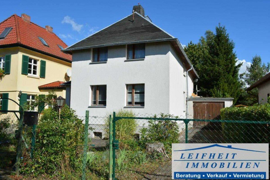 Vorder- und Seitenansicht Einfamilienhaus M�hlhausen/Th�ringen