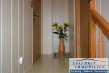 Flur Dachgeschoss Doppelhaush�lfte in ruhiger Lage mit gro�z�gigem Garten und Teichanlage  (BEREITS VERKAUFT!)