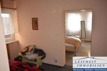 Zimmer Einfamilienhaus mit Potenzial und Aussicht - nur 27.000 EUR