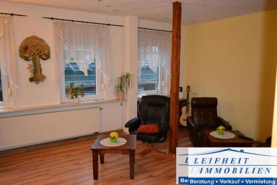 Wohnzimmer Reihenmittelhaus M�hlhausen/Th�ringen