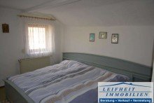 Schlafzimmer Doppelhaush�lfte in ruhiger Lage mit gro�z�gigem Garten und Teichanlage  (BEREITS VERKAUFT!)
